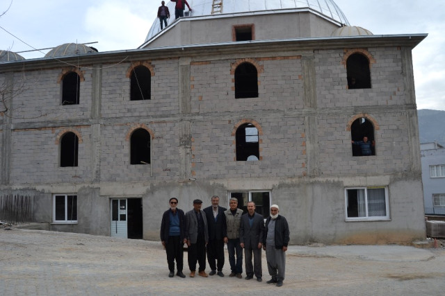 Bin Kişilik Cami İbadete Açılmak İçin Yardım Bekliyor