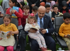  Adana'da Kitap Okuma Etkinliği