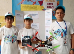 Öğrenciler kendi dronlarını üretti