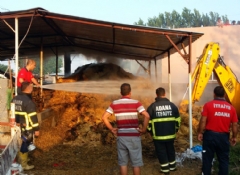 Ceyhan'da saman deposunda yangın