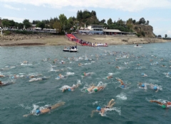 Adana'da açık yüzme yarışları yapıldı