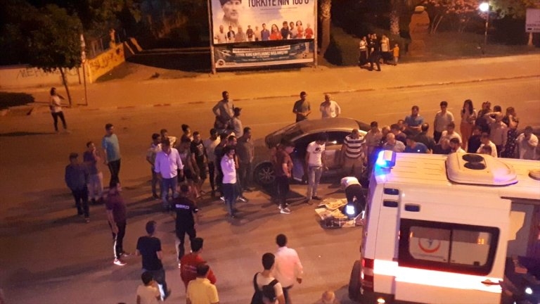Otomobille Motosiklet Çarpıştı: 1 Ölü, 1 Yaralı