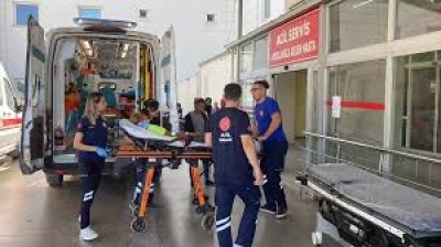 Kozan'da Minibüs Kazası: İki Kişi Yaralandı