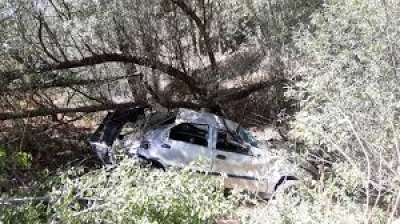 Uçurumdan Düşen Araçta 2 Kişi Yaralandı