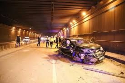 Cip ve Penelvan çarpıştı 2 kişi hayatını kaybetti Cip ve Penelvan çarpıştı 2 kişi hayatını kaybetti