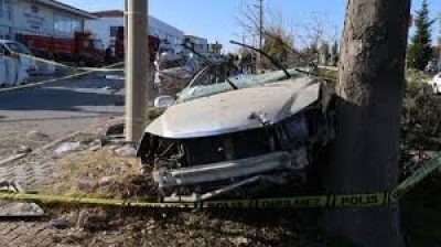 Trafik Kazası: 15 Yaşındaki Genç Hayatını Kaybetti Trafik Kazası: 15 Yaşındaki Genç Hayatını Kaybetti