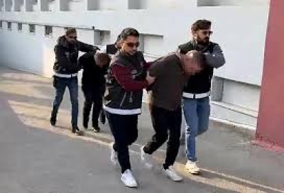 Bagajdan suç örgütlerine satılacak 53 ruhsatsız tabanca çıktı