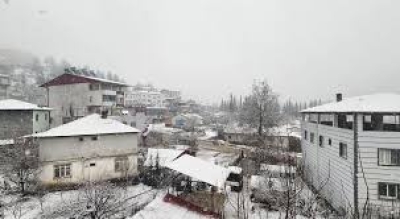 Adana'nın yüksek kesimlerine kar yağdı