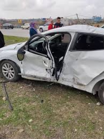 Trafik Kazasında 3 Kişi Yaralandı