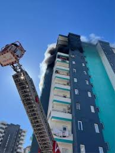 10 uncu katta mahsur kalan hamile kadın kurtarıldı