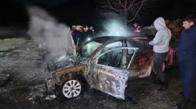 Adana'da Otomobil Yangını Adana'da Otomobil Yangını