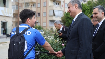 Vali Yavuz, Kozan'daydı