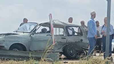 Otomobil ile kamyonet çarpıştı: 1 ölü, 5 yaralı