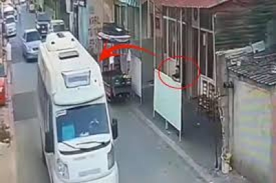 Bindiği dolmuştan ateş açıp husumetlisini vurdu