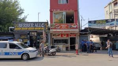 Annesini çalıştığı iş yerinde bıçaklayarak öldürdü