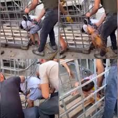 Çocuk Malzeme Taşıma Kafesine Sıkıştı