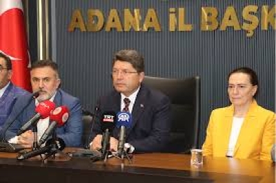 Adalet Bakanı Tunç, AK Parti Adana İl Başkanlığı'nda Konuştu