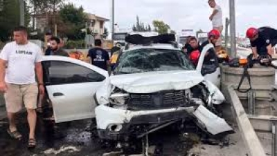 Ceyhan'da Trafik Kazası: 1 Ölü, 4 Yaralı
