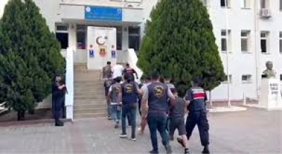 Sahte Polisler, Yaşlı Vatandaşı Dolandırdı