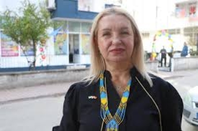 Aşık olup evlendiği Türkiye'de yaşayan Ukraynalı çocuklar için okul açtı Aşık olup evlendiği Türkiye'de yaşayan Ukraynalı çocuklar için okul açtı