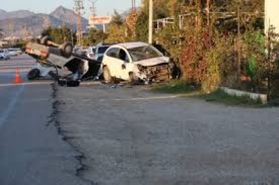 Kozan'da trafik kazasında 2 kişi yaralandı