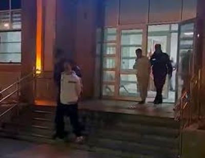 Firari Aile Yangın Merdiveninde Yakalandı