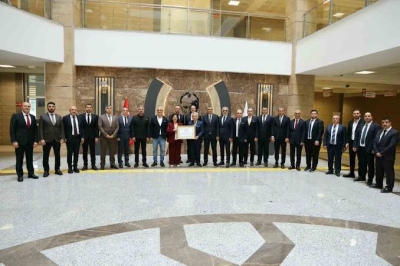 Adana Ticaret Odası'nın yeni başkanı Şahbaz mazbatasını alıp göreve başladı