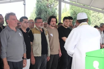 Ayvalık'ta batan teknede yaşamını yitiren doktor Şahin Bingüllü Adana'da defnedildi