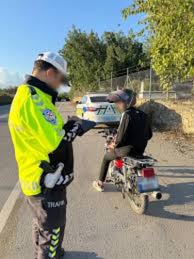 Kozan'da  3 zanlı tutuklandı, 45 araç trafikten men edildi